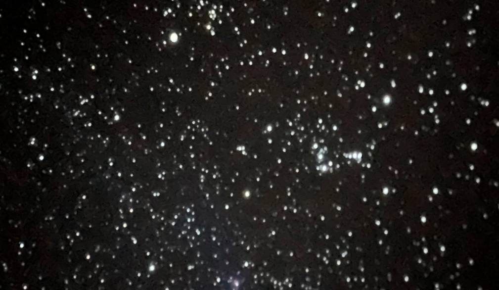 Il cielo stellato sopra di noi
